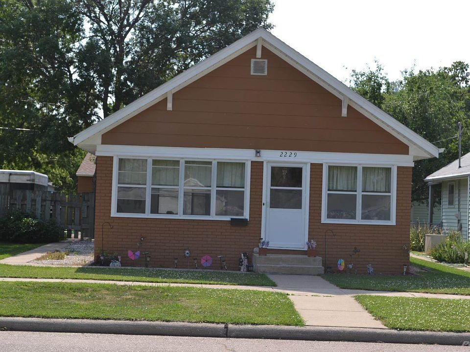 1st image of 2229 Metropolitan St