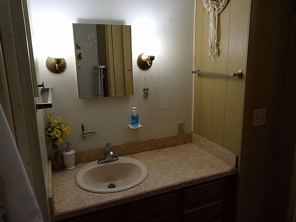 5th image of 2106 Greymont Dr