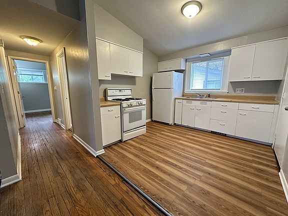 3rd image of 1913 Montague St #11377376