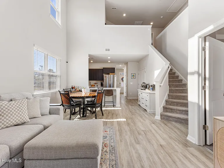 7695 Knightbell Cir — Photo 5