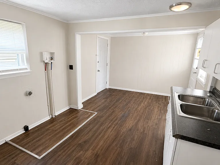 17 Poplar Ave — Photo 11