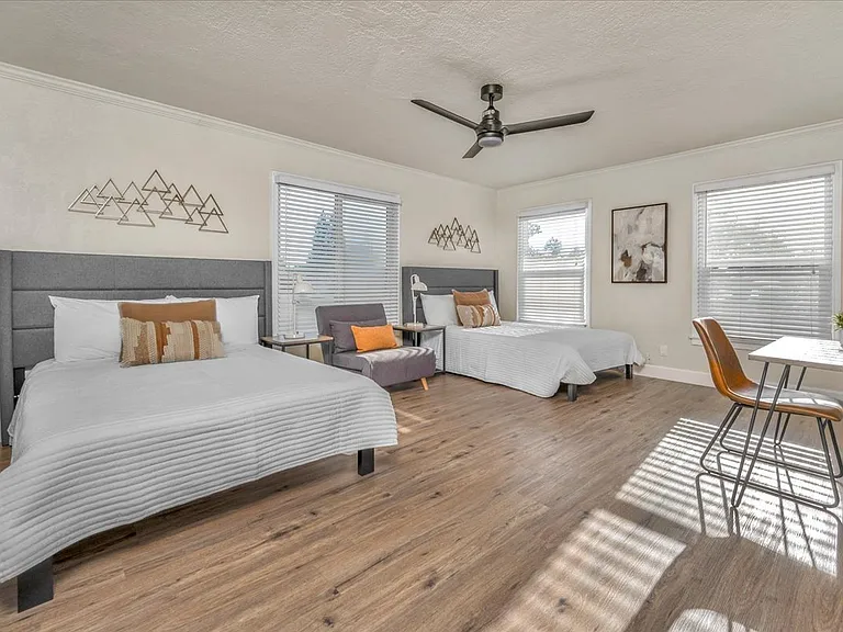 842 W Pine Ave — Photo 18