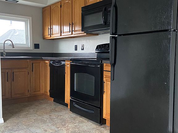 2nd image of 105 Roosevelt St