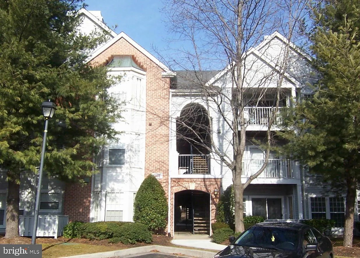 4401 Silverbrook Ln — Photo 1