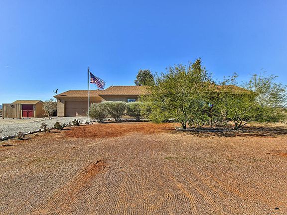 3rd image of 820 N 384th Dr