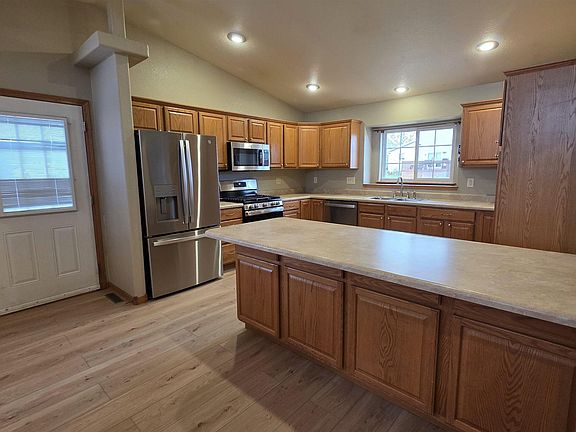 4th image of 484 Daystar Rd