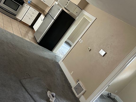 3rd image of 633 S 34th St