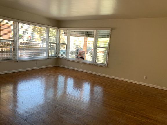 4th image of 30 Alboni Place Bonito Ave #25-102