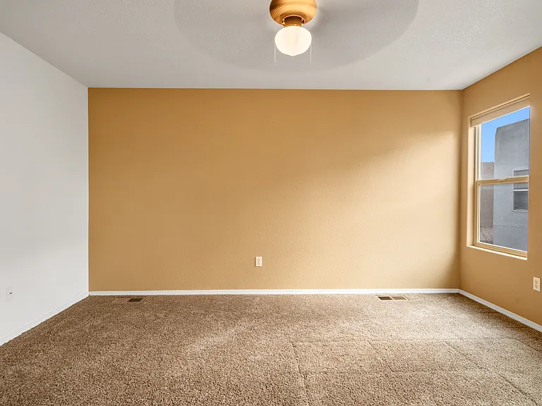 1932 Cortina Loop SE — Photo 26