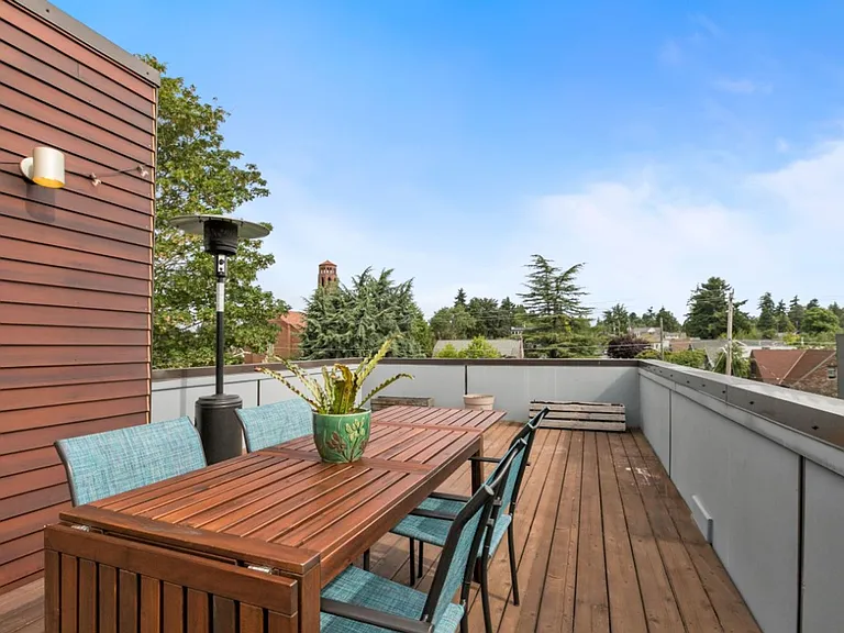 2050 NW 64th St — Photo 39