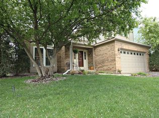 1631 Warrington Ln, Crystal Lake, IL 60014