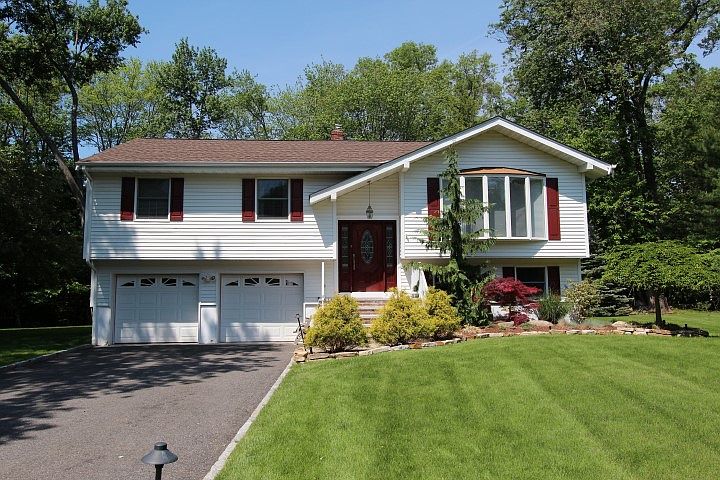 1st image of 13 Country Ln