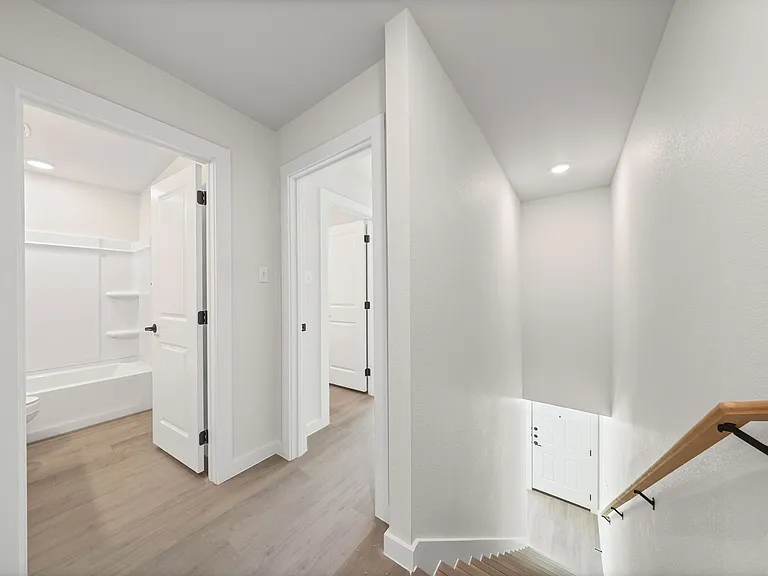 1407 S 5th St — Photo 14