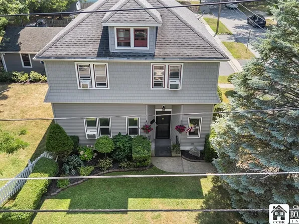 63 Newton St, Fredonia, NY 14063