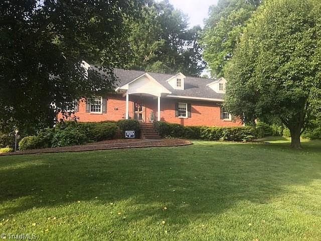 1st image of 410 Woodbury Ln
