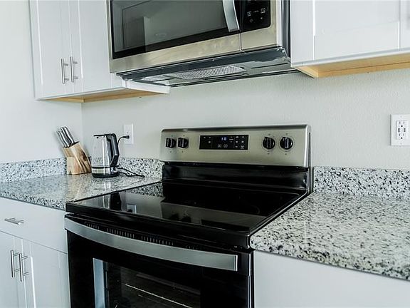 3rd image of 2386 Brassie Ct