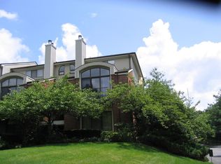 2 Sinclair Ct, Teaneck, NJ 07666