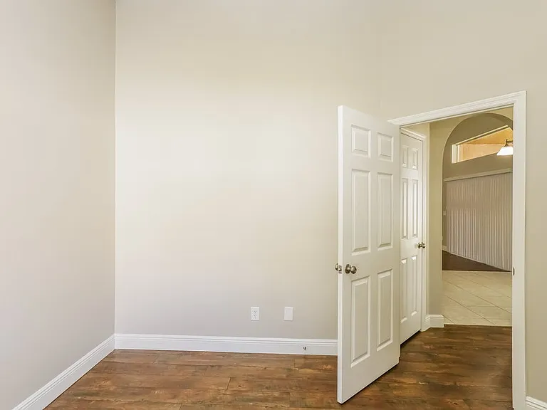 936 Haverford Dr — Photo 13