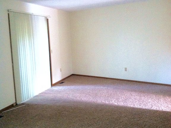 Spacious living room