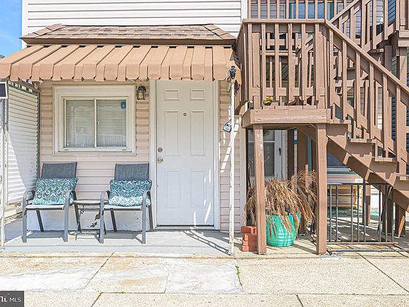 4th image of 129 N Oxford Ave