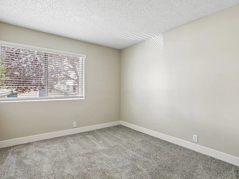 Brighton Place Apartments — Photo 49