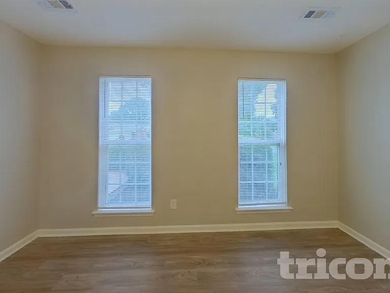 1816 Oakdale Green Dr — Photo 6