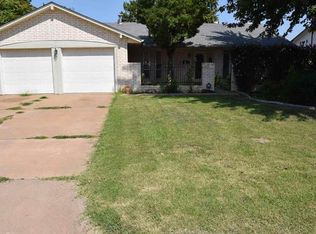 117 N Burdel Ln, Enid, OK 73703