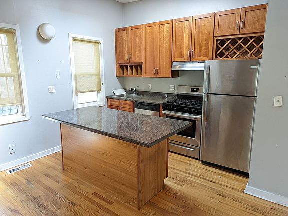 5th image of 2233 W Armitage Ave #0