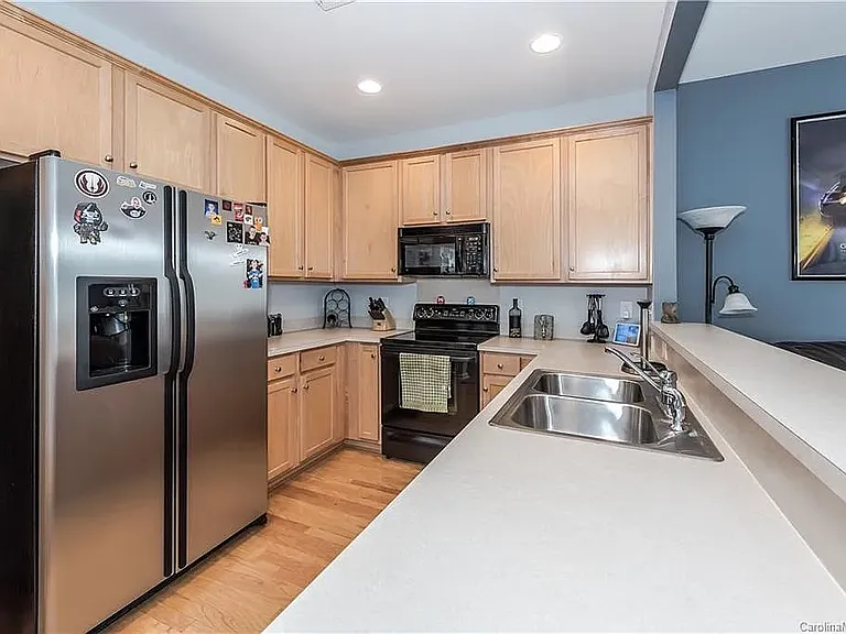11335 Dundarrach Ln — Photo 10