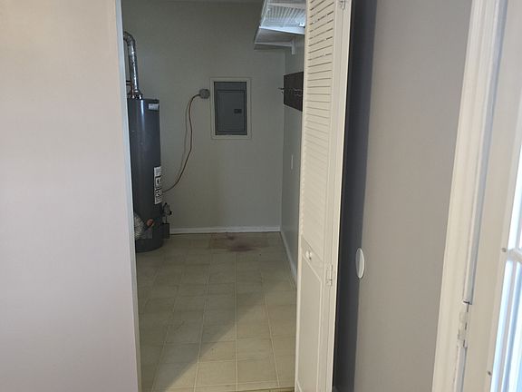 3rd image of 1216 E Main St #1/2