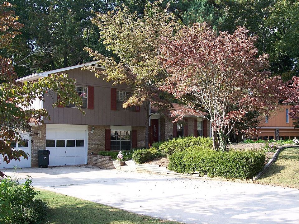 Outside, Front of House 1