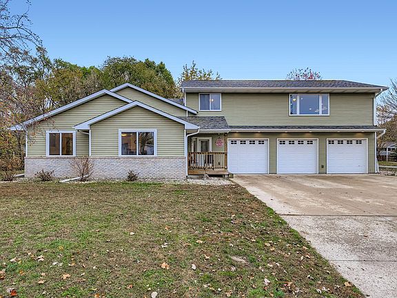2nd image of 110 Powell Cir E