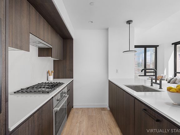 5th image of 111 Varick St #15B