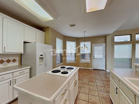 3rd image of 901 Muirfield Rd