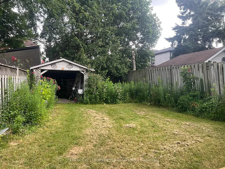 15 Westbrook Ave — Photo 21