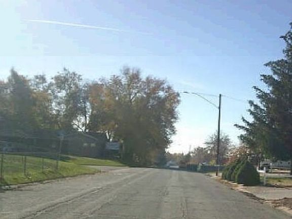 Exterior Neighborhood (street photo)
