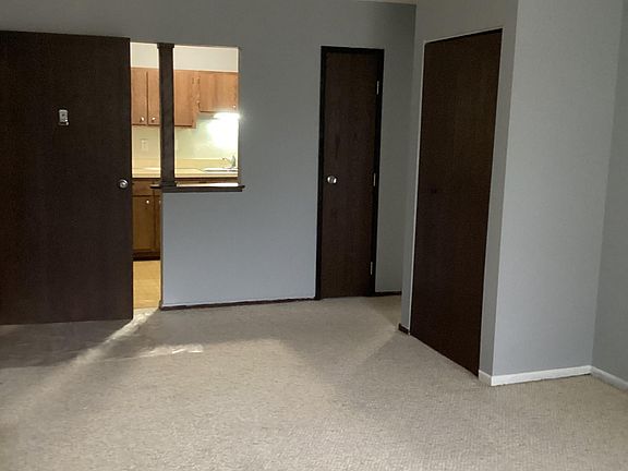 4th image of 225 N Elizabeth St #6E