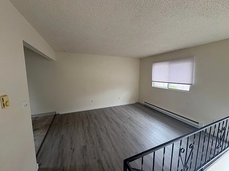 430 W Bickford St — Photo 5