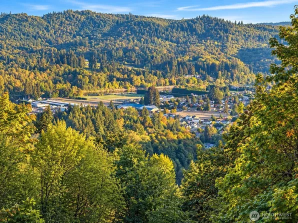 430 Sommerset Road, Woodland, WA 98967