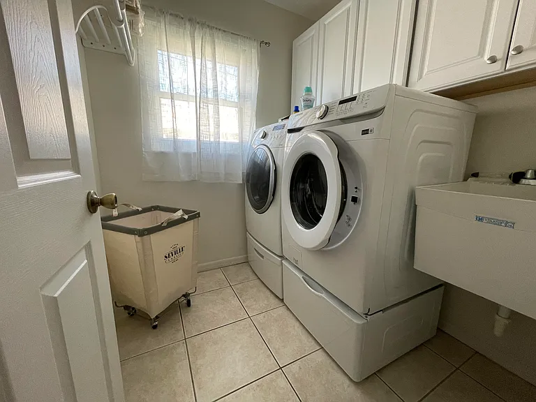 1119 SW 41st Ter — Photo 7