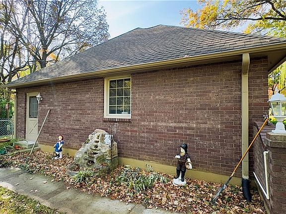 4th image of 6841 Garfield Dr