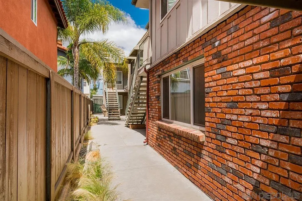2 bed, 768 sqft, $2,795 — Photo 2