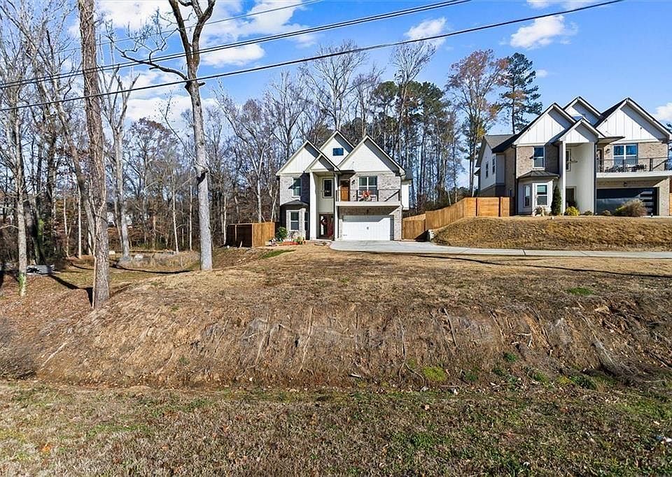 1st image of 658 Rockbridge Rd