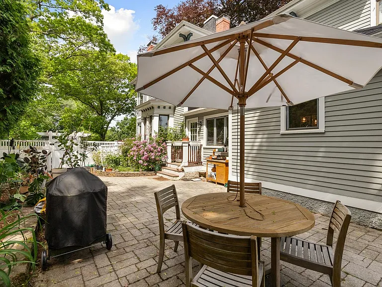 230 Winchester St — Photo 14