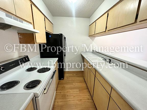 5th image of 800 N Clay St APT A22