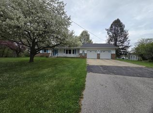 1006 Geneva Dr, Wayland, MI 49348