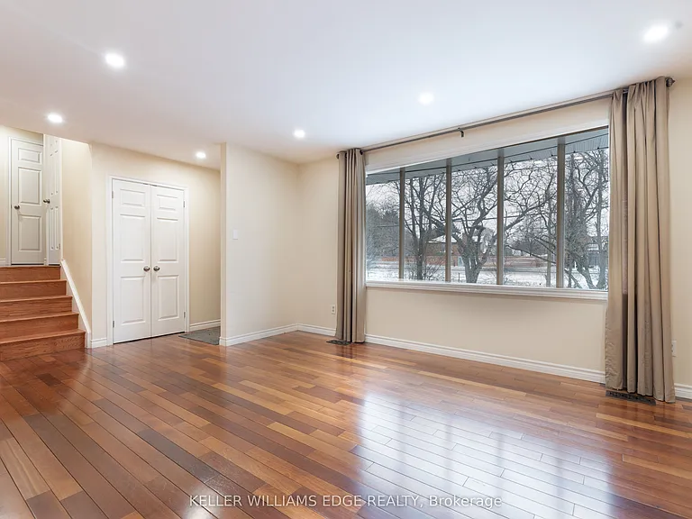598 Mapledale Ave #UPPER — Photo 11