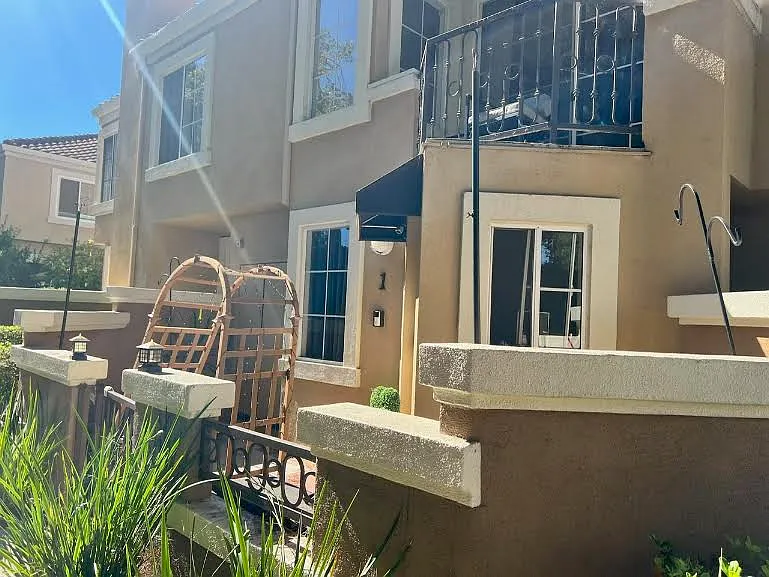 3 bed, 1563 sqft, $3,750 — Photo 2
