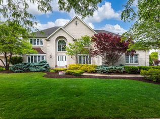 3211 Treyburn Rd, Naperville, IL 60564