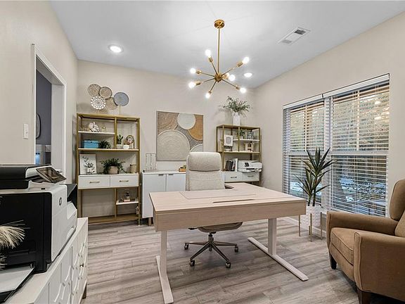 4th image of 73557 Fairway Dr